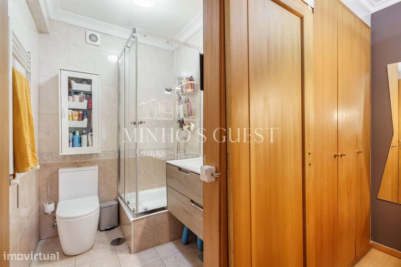 Apartamento T3 c/ varanda, AC e Garagem Fechada - São Vítor, Braga-14