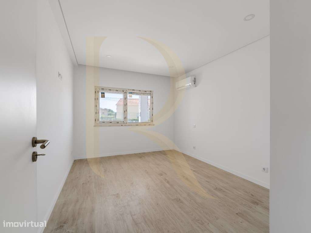 Apartamento T3 duplex com parqueamento e arrecadação em condomínio ...-16