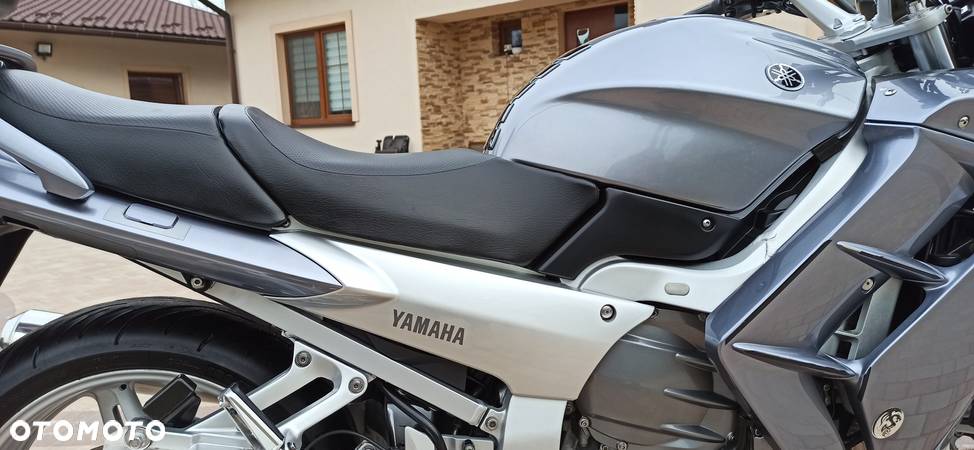 Yamaha FJR - 21