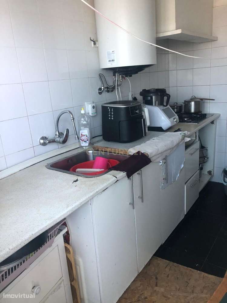 T3 para Remodelação Total, Santa Iria da Azoia-0