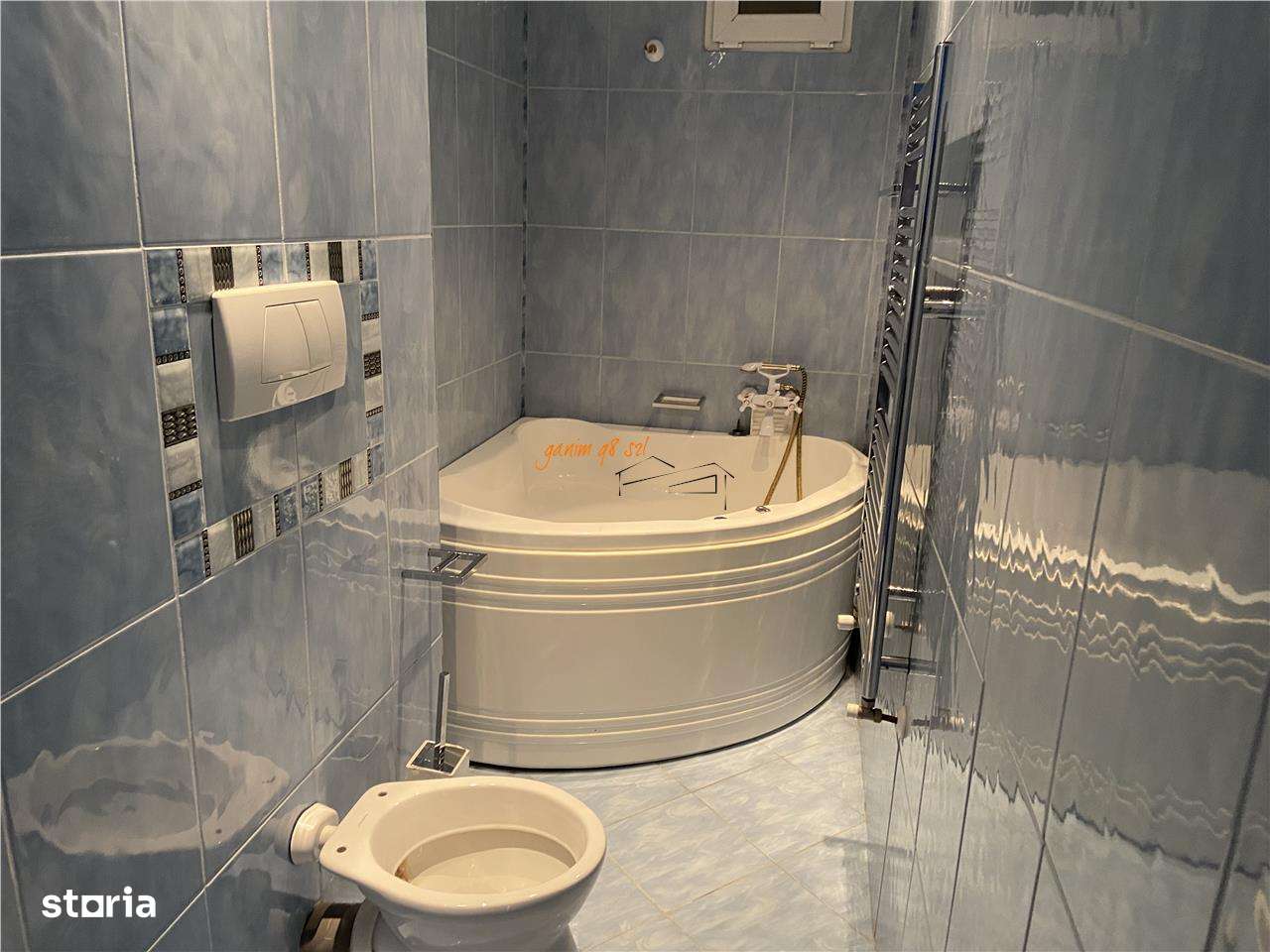 Apartament 4 camere transformat in 3 camere , zona ultracentrala Piata-7