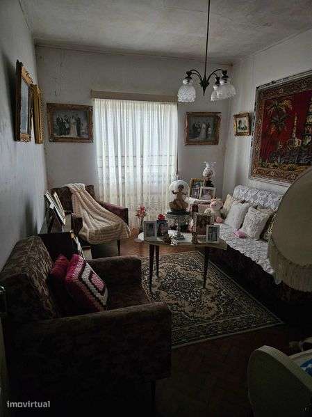 Moradia V4 com quintal - Grande imagem: 4/12