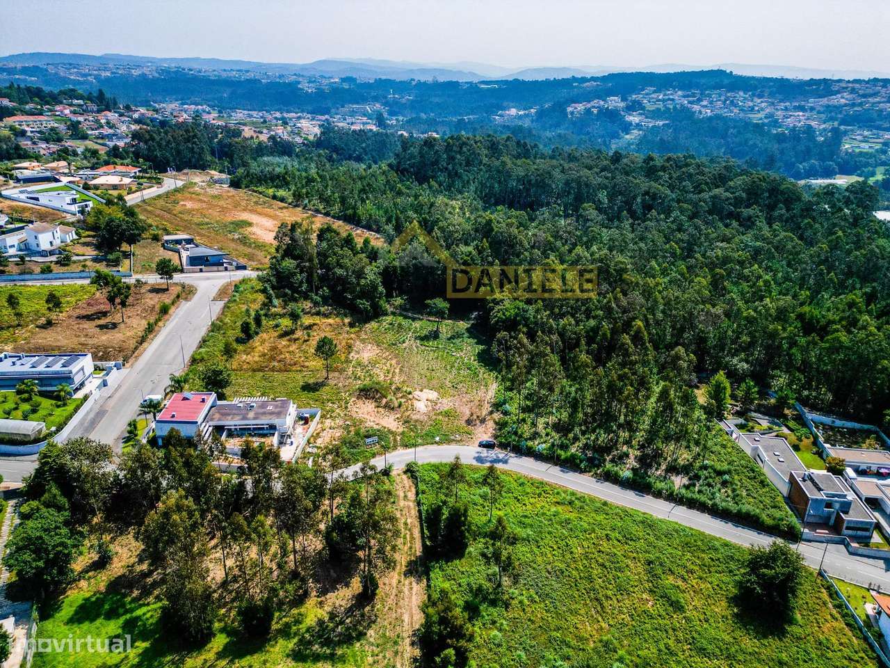 Terreno de 1200 m² para construção em Santa Maria da Feira - Grande imagem: 4/14