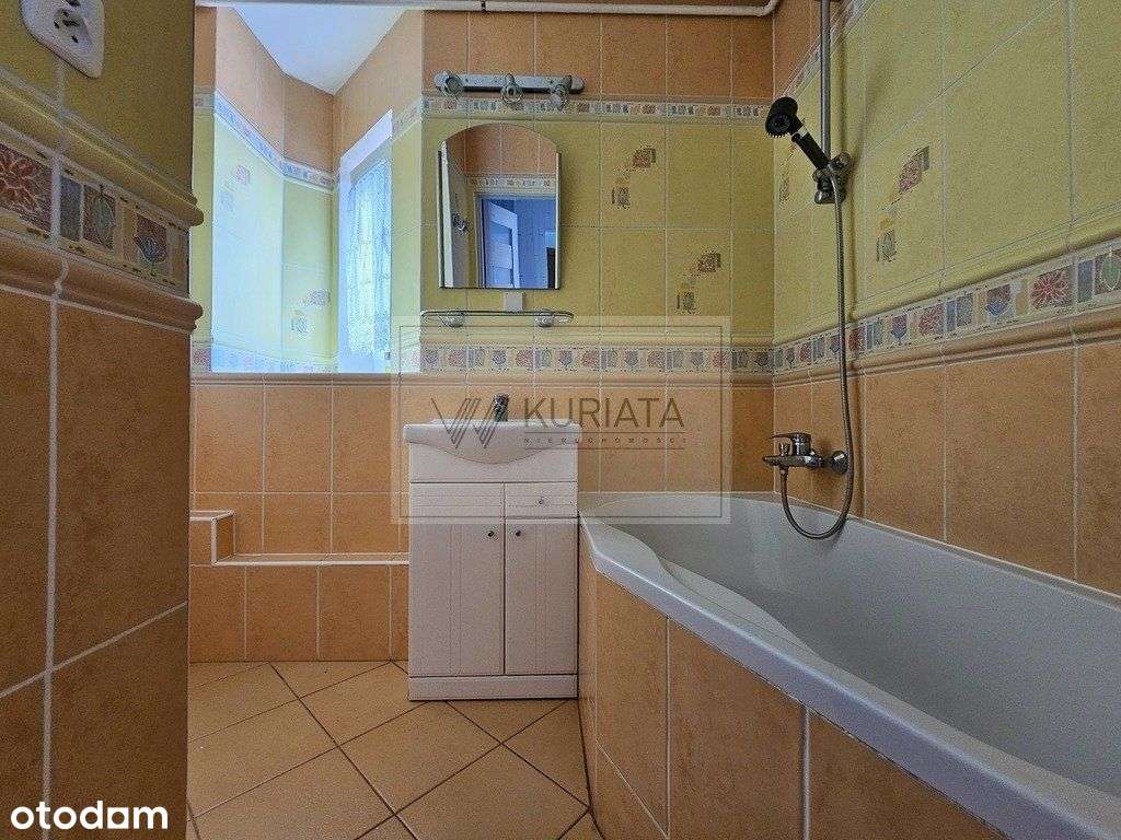 Pierwsze piętro 3 pokoje z balkonem-11