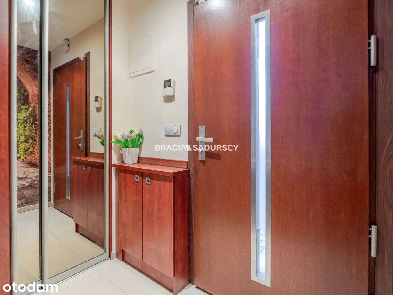 Dom z kominkiem i fotowoltaiką-8