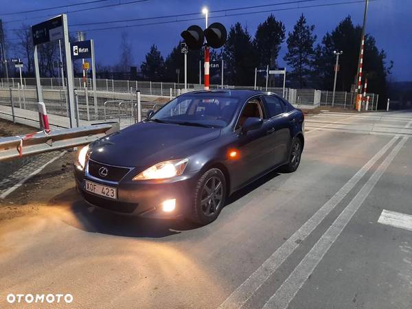 Lexus IS 220d F-Sport - 35