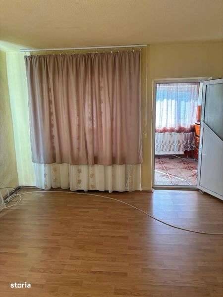 Etaj Casa Pucioasa Duplex cu intrare separata Anexa Bucatarie Beci - Imagine principală: 5/8