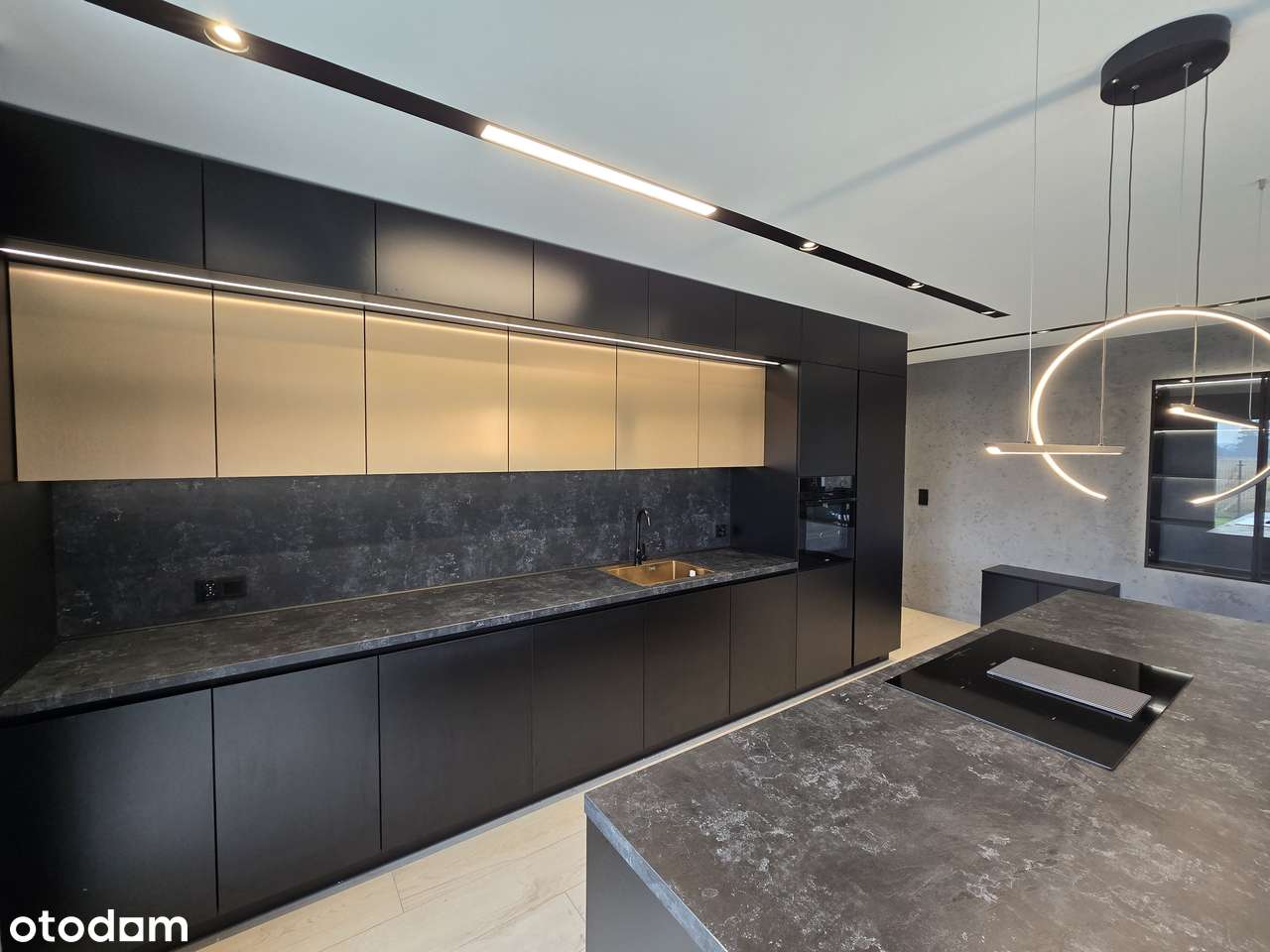 Nowoczesny dom z garażem w spokojnej okolicy - Pełny obrazek: 5/20