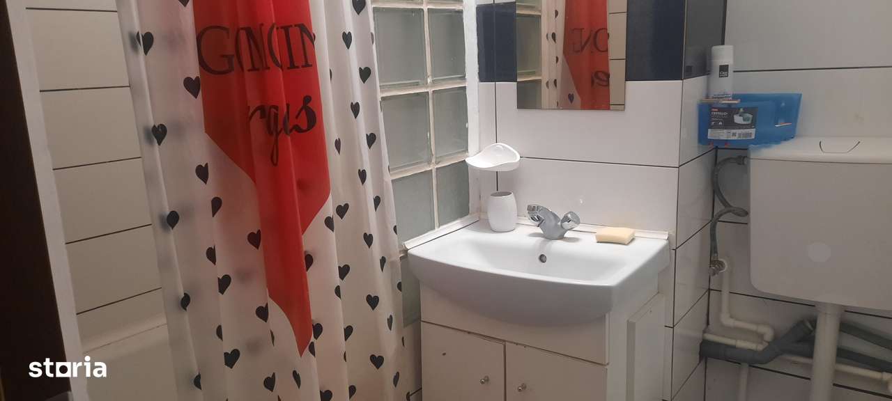 Apartament 3 camere Port (vizavi de Palatul Navigației)-1