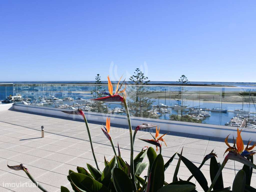 Apartamento T4 de Luxo no Del Mar Marina em Olhão-43