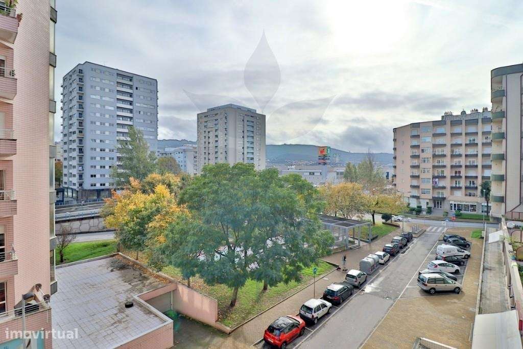 Arrenda-se Apartamento T2 Cozinha Equipada - S. Vítor - Grande imagem: 4/29