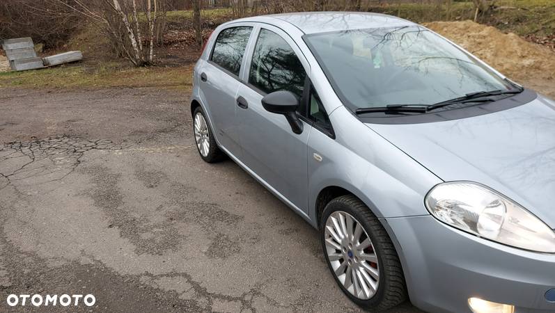 Fiat Grande Punto 1.4 16V Dynamic - 2