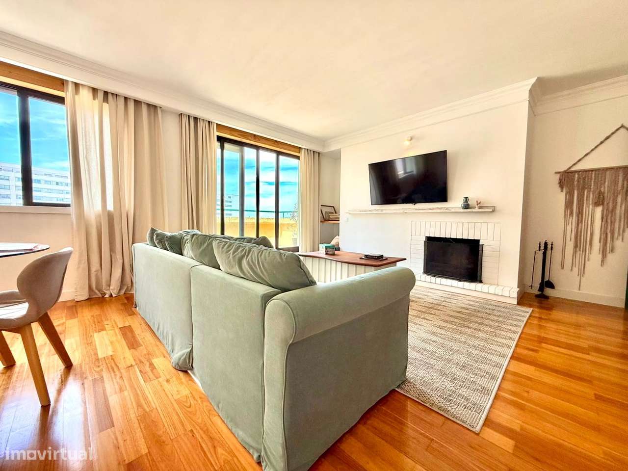 Apartamento T2 MOBILADO, no último piso, em Soares dos Reis!-4
