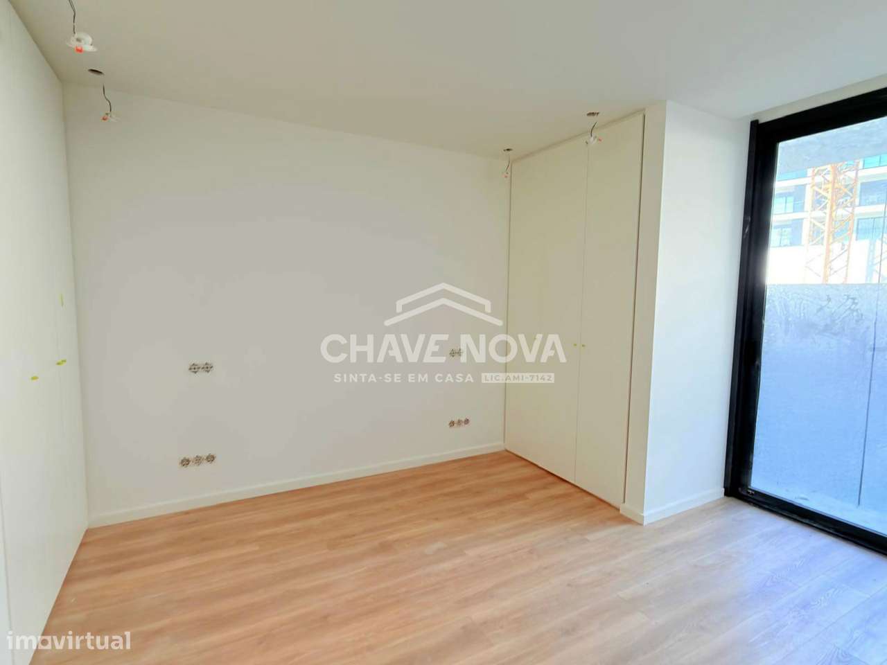 T1 Novo c/ Lugar de Garagem em Santa Marinha (Metro Linha Rubi) - Grande imagem: 3/21