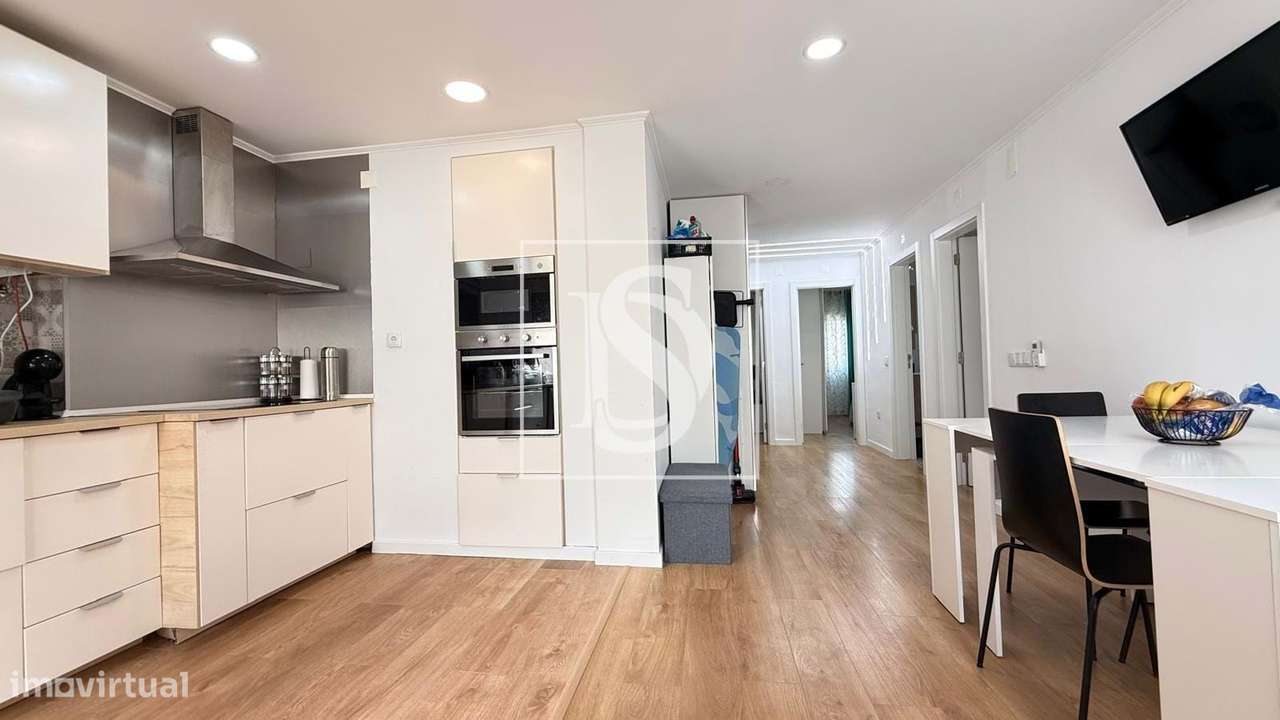 Apartamento T3 renovado na encantadora vila da Moita.-10