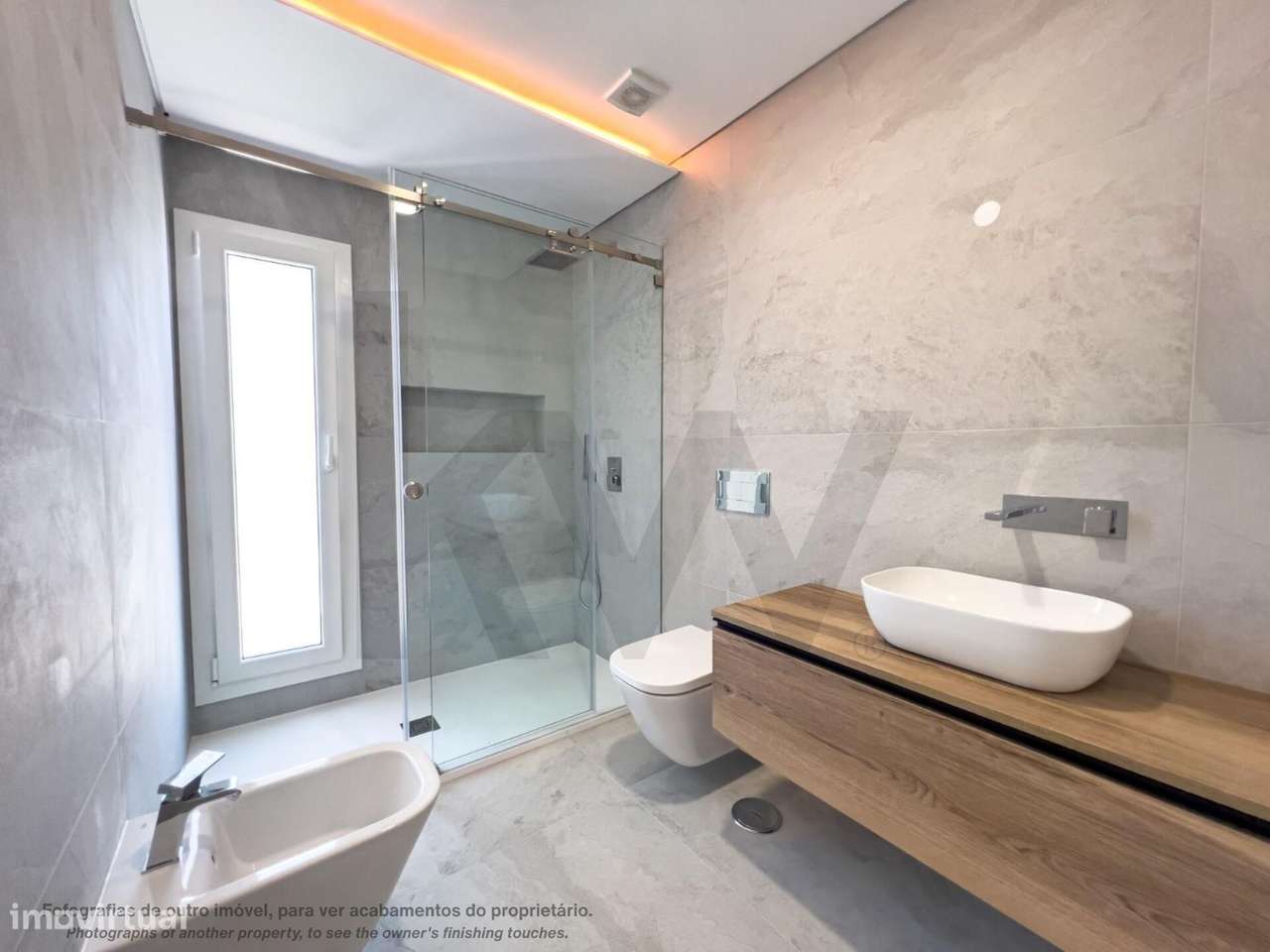 Moradia térrea T3, com suite, jardim, piscina e parqueamento-15