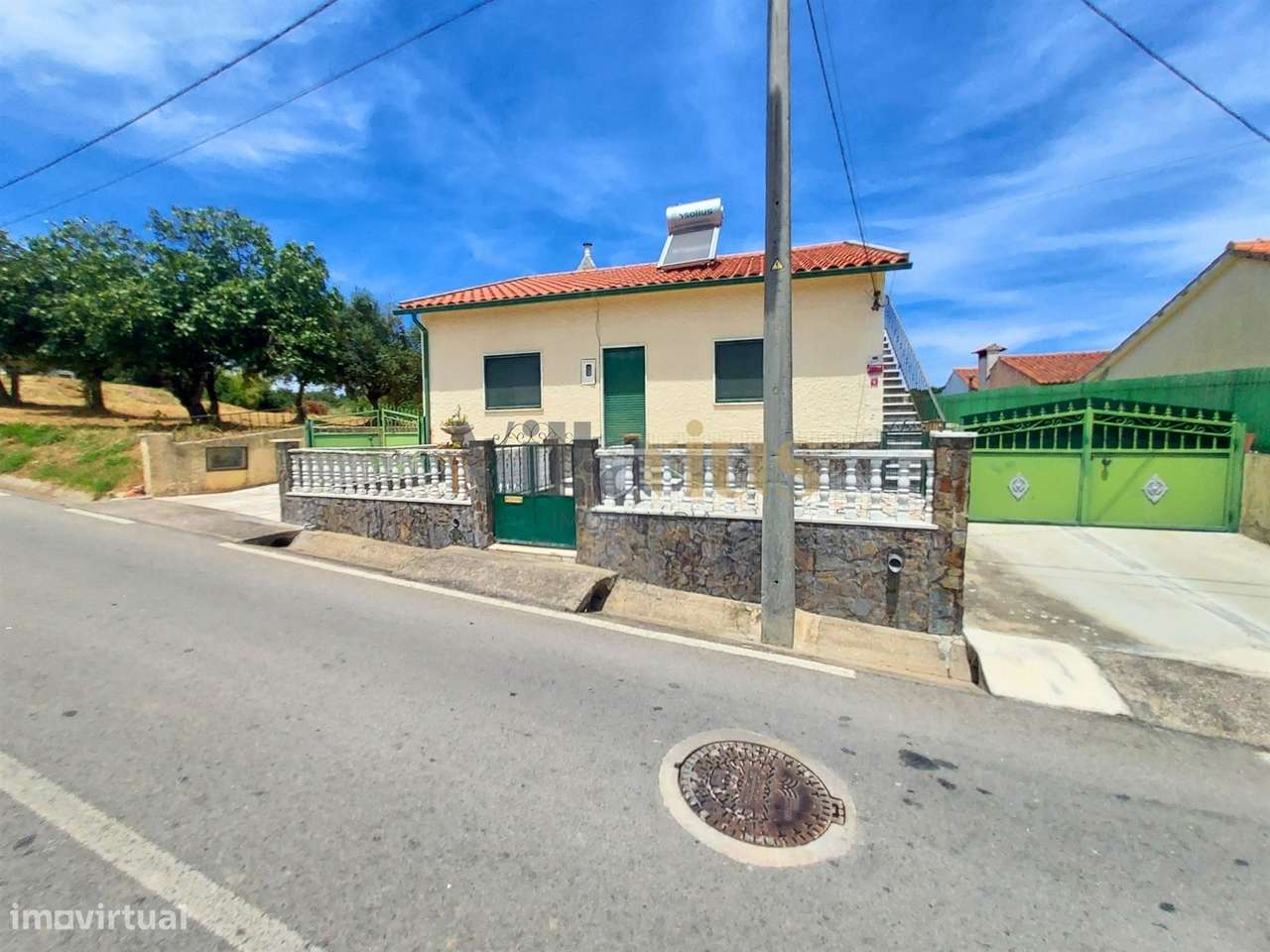 Moradia T2 com Piscina, Pomar e Garagens Duplas a 5 Minutos de Tomar |-23