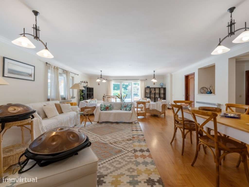 Moradia Isolada com 3 pisos, piscina, court de ténis-26