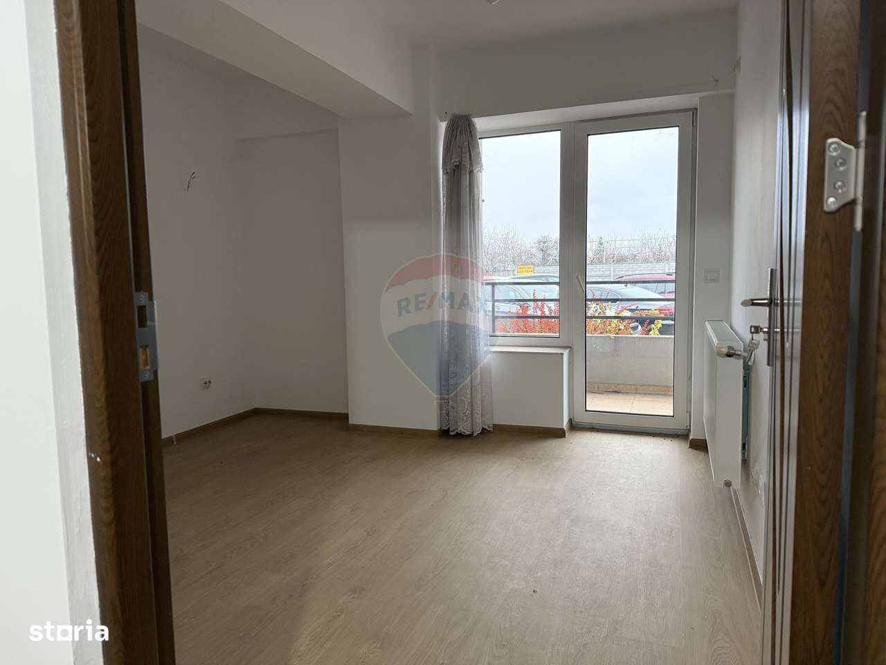 Apartament cu 3 camere de vânzare cu loc de parcare, Calea Bârladului-2
