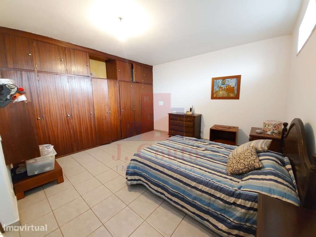 Prédio com 7 apartamentos no centro de Caldas da Rainha-28