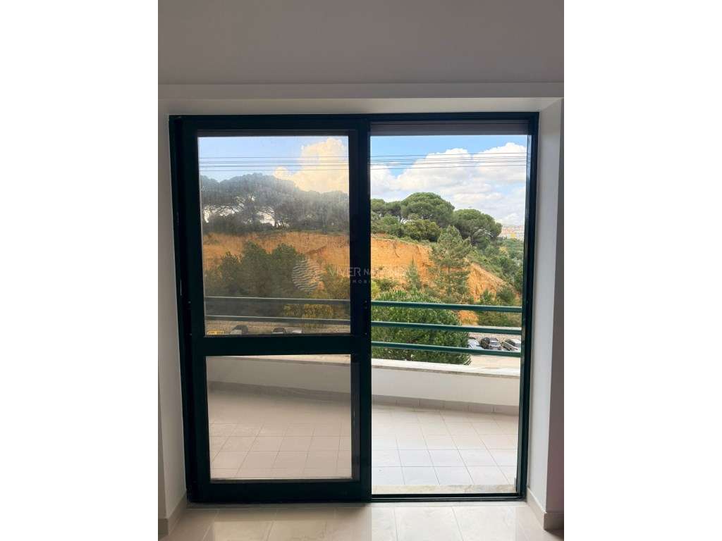 Apartamento T3 remodelado com varanda e arrecadação individual no F... - Grande imagem: 5/29