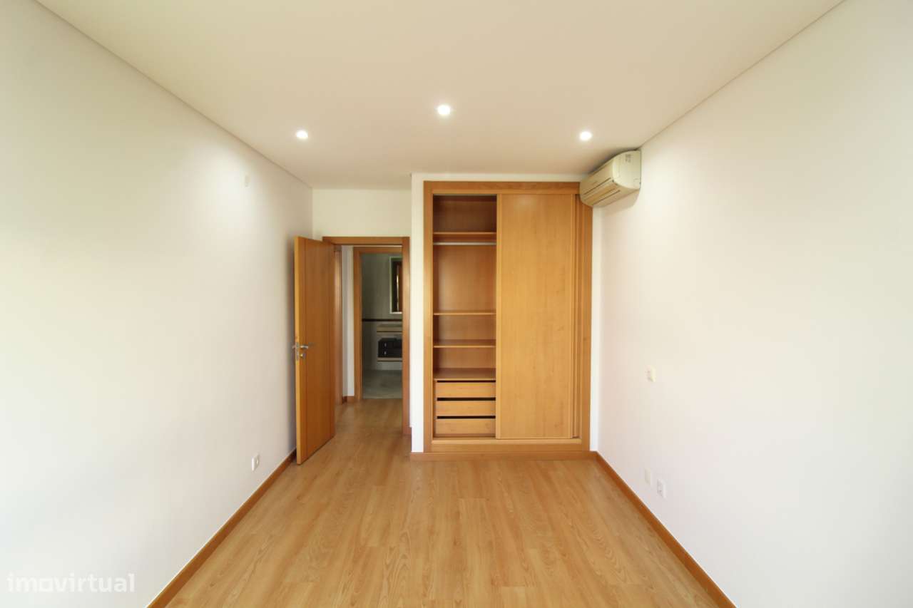 COLINAS DO CRUZEIRO -  T3 com 150 m² e 4 lugares de garagem!-18