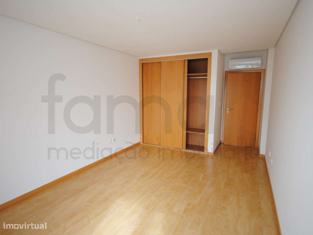 T3 Duplex com terraço centro da Parede-15