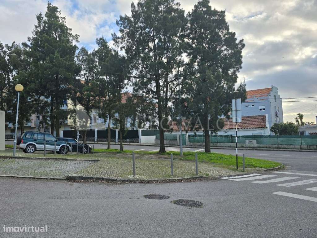 Moradia independente em Pilotos-Lazarim- Costa da Caparica-23