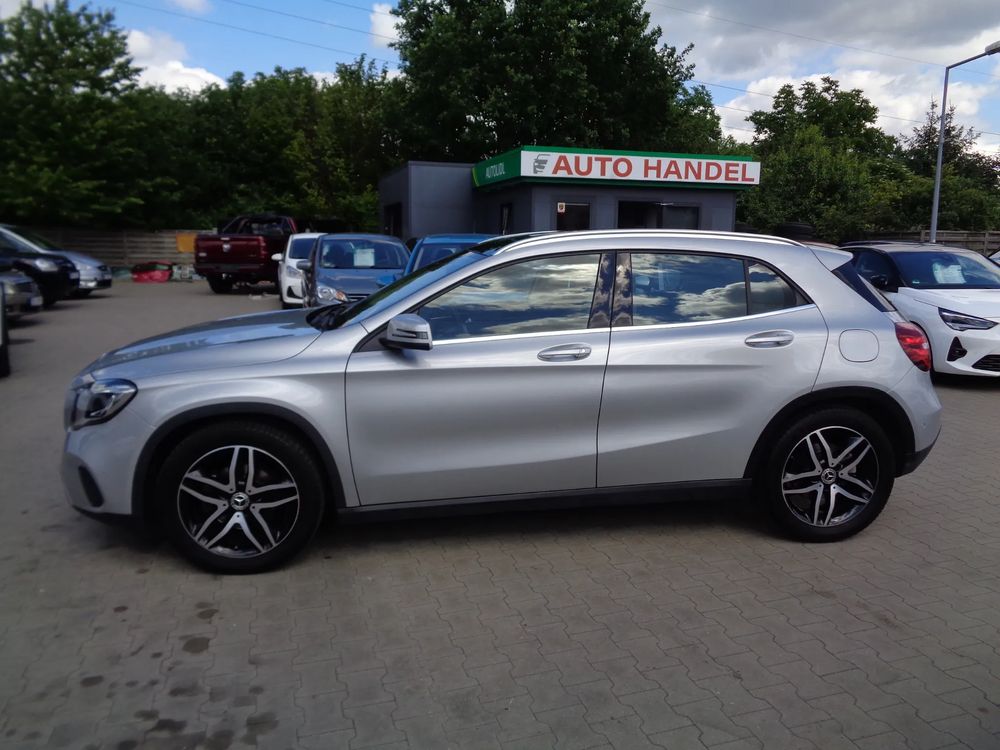 Mercedes-Benz GLA 180 7G-DCT Activity Edition 2018