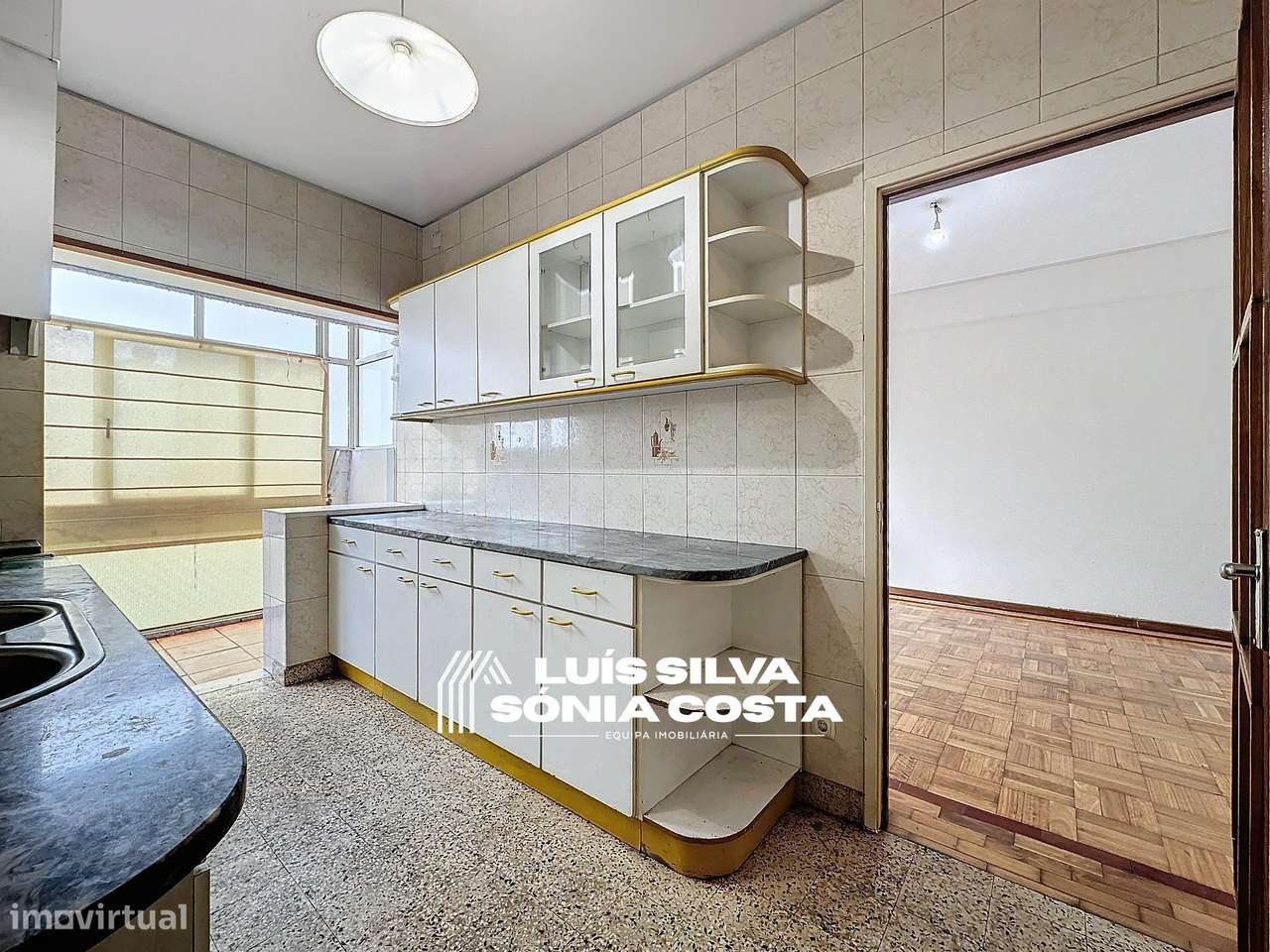 Apartamento T4 c/ Varandas e Elevador em frente á Câmara...-7