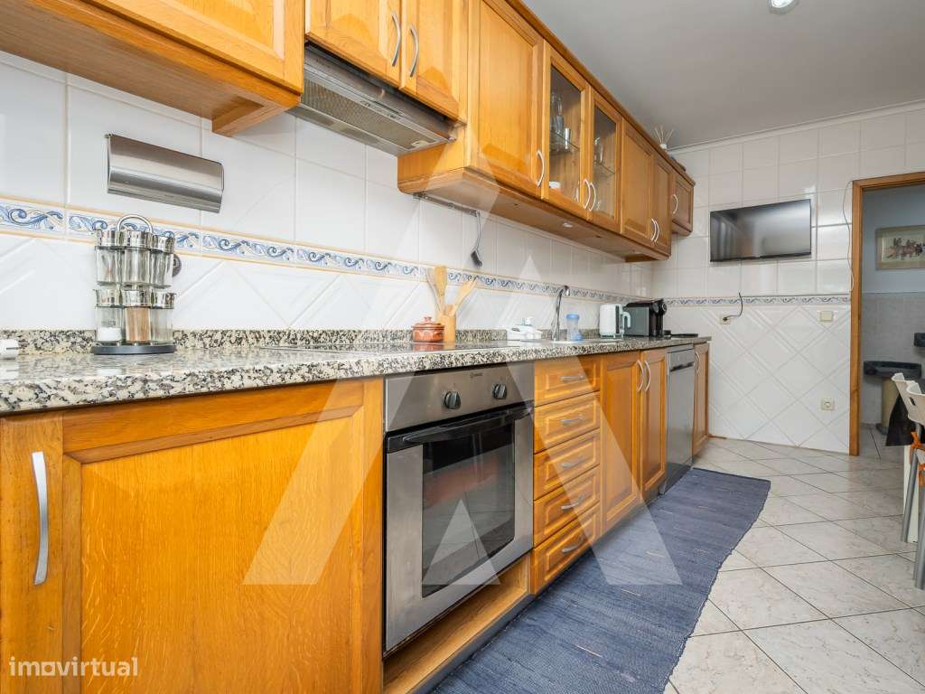 Apartamento T2 no Último Piso com Garagem Fechada - A 5 min de Sant...-7