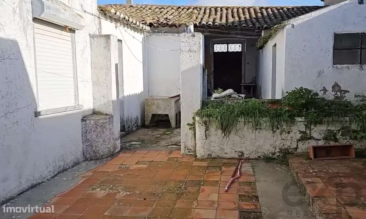 MORADIA T4 ALENTEJANA COM GARAGEM, AMPLO TERRACO, QUINTAL, EM BERINGEL - Grande imagem: 4/13