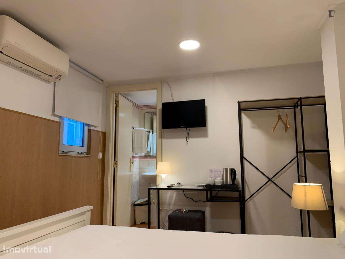 Quarto - localizado em Benfica Lisbon - Grande imagem: 5/10
