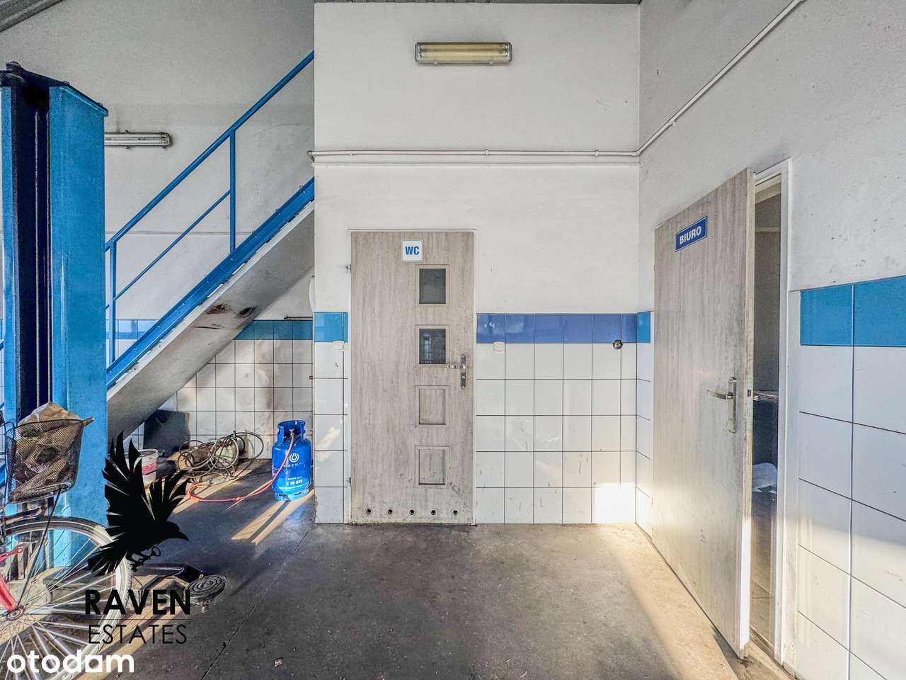 Przestronny dom z zabudową usługową-15