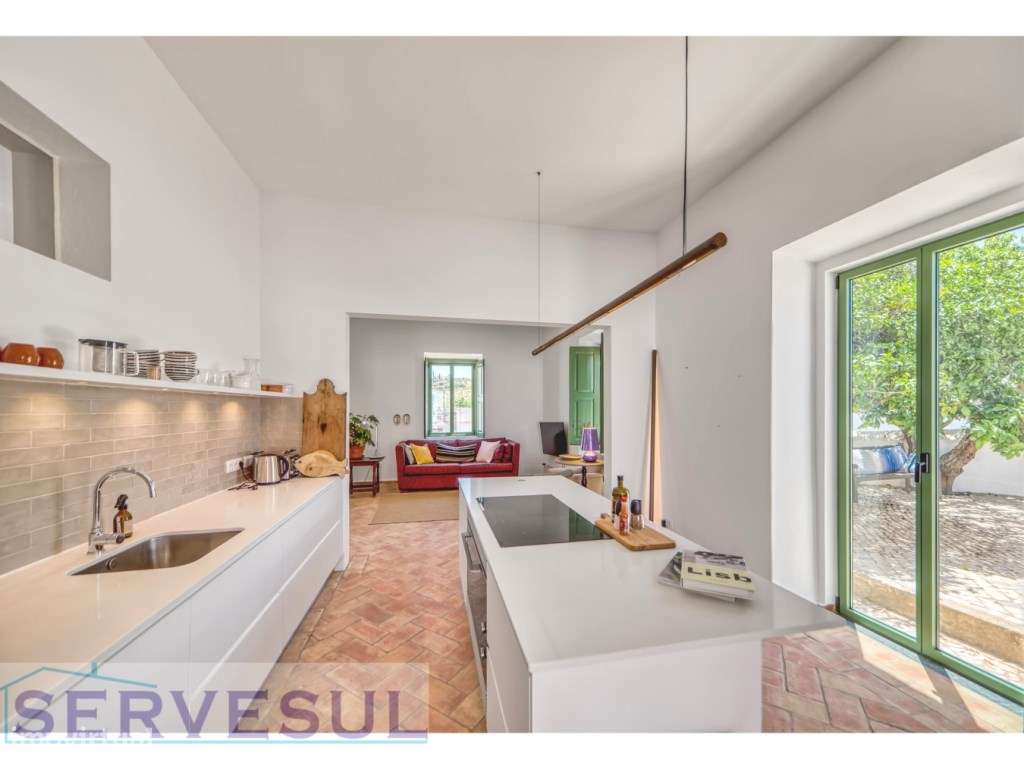 Charmosa propriedade de 6 quartos, totalmente renovada em 2023, com... - Grande imagem: 5/47