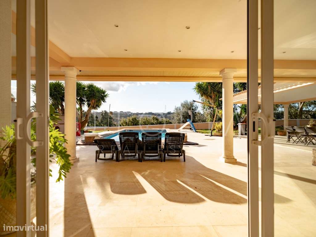 Moradia de Prestígio com Piscina, Campo de Ténis e Terreno Murado d...-45
