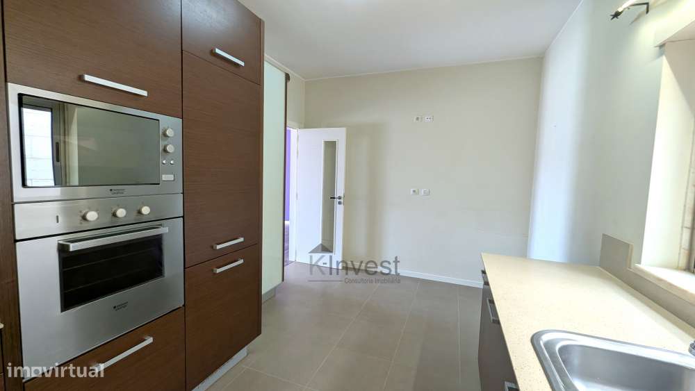 T3 Duplex com Vista Castelo, Serra e Mar – Condomínio Fechado em Sesim-7