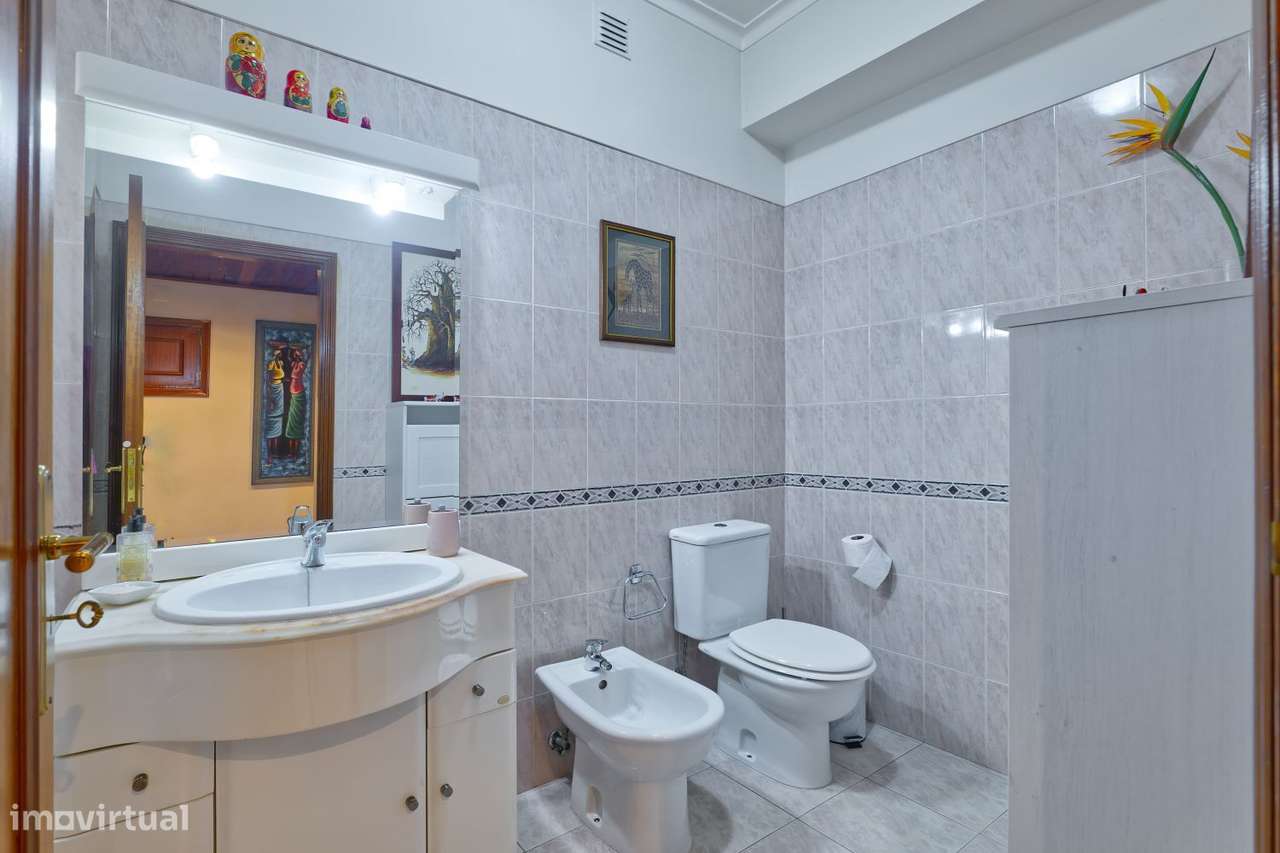 Apartamento T3 com excelentes áreas e uma vista deslumbrante...-3
