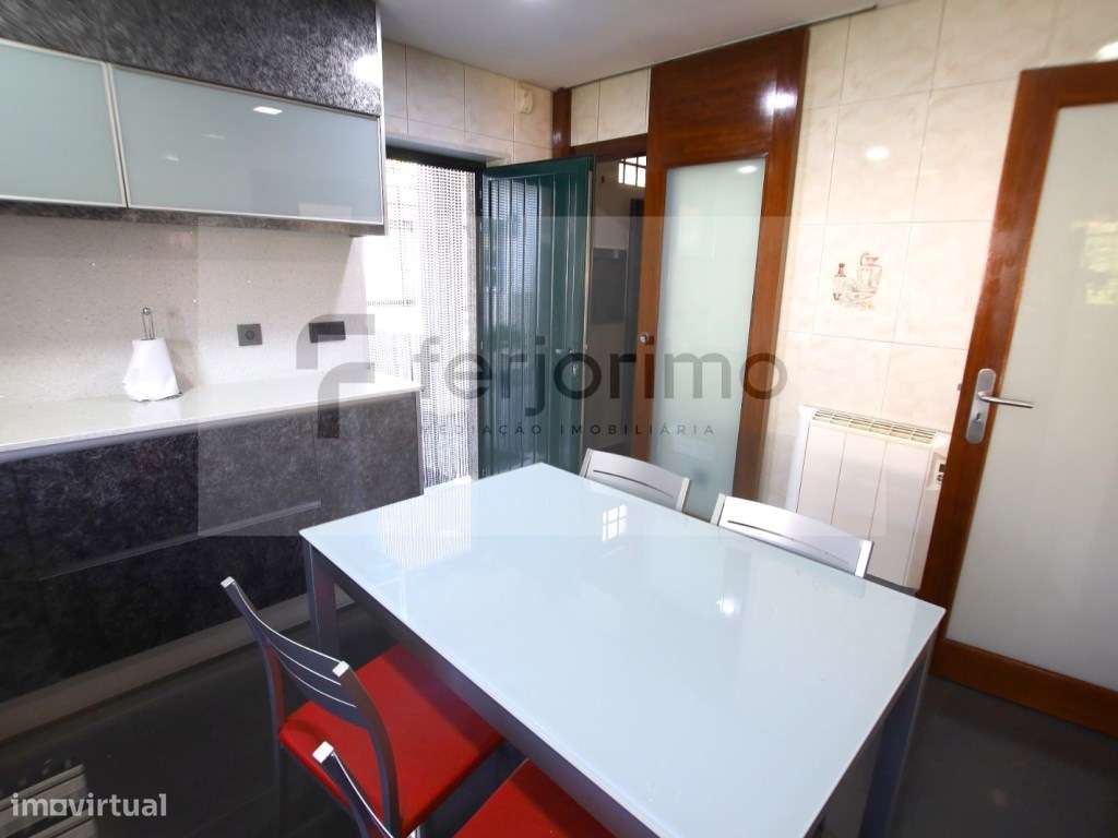 Espetacular Moradia Isolada T4-24