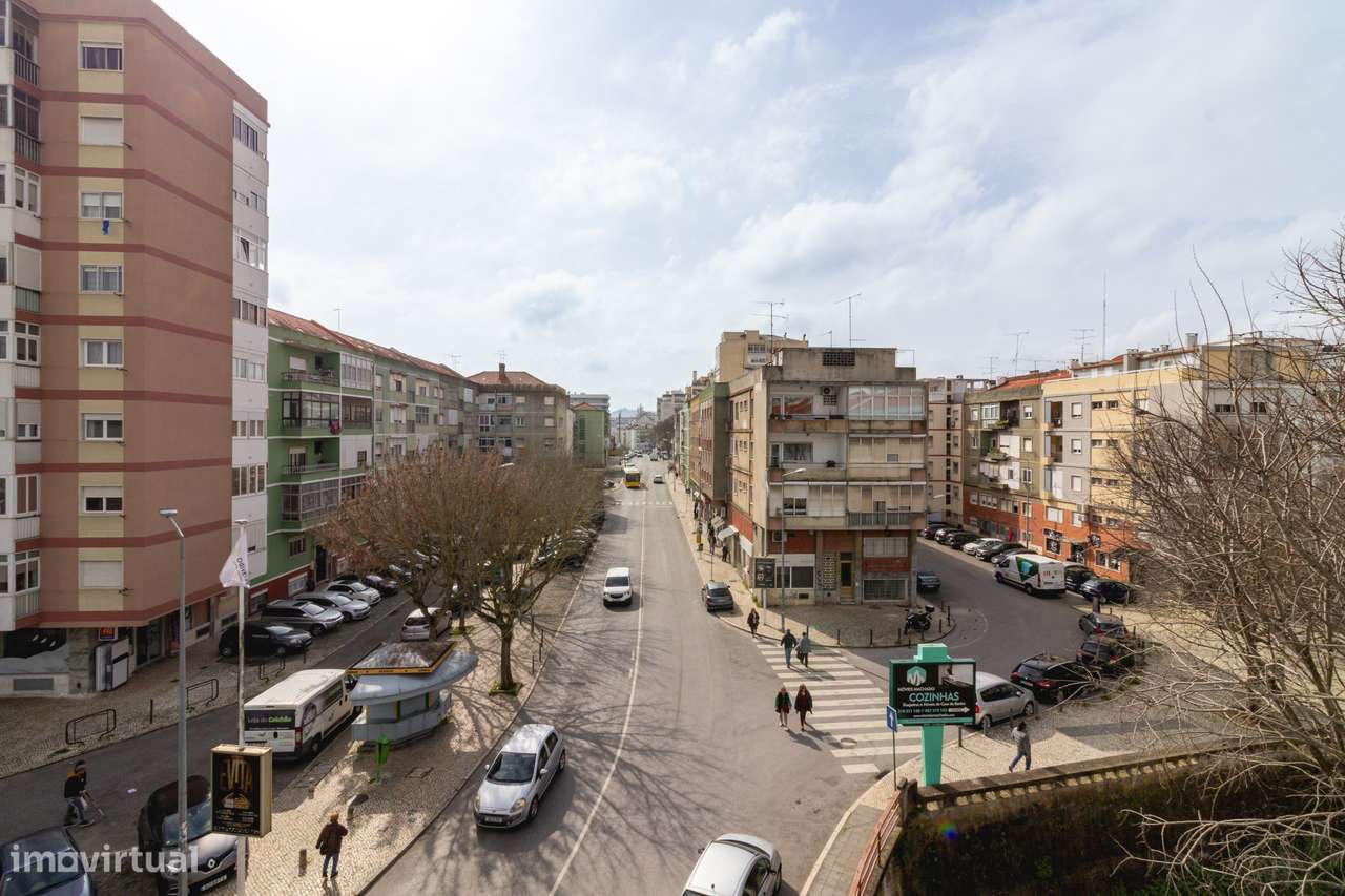 APARTAMENTO T3 | C/ ARRECADAÇÃO | ODIVELAS-22