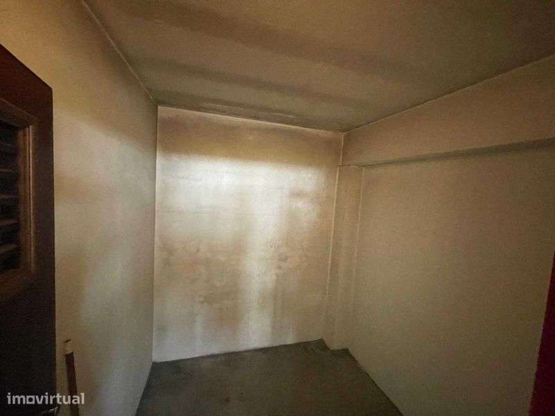 Lugar de garagem +arrecadação - Grande imagem: 4/10