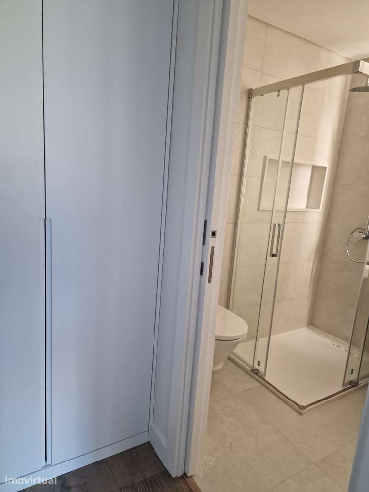 T3 2º Luxo c Estac. Arrecad., Varandas, Vistas jtº Forúm Almada-18