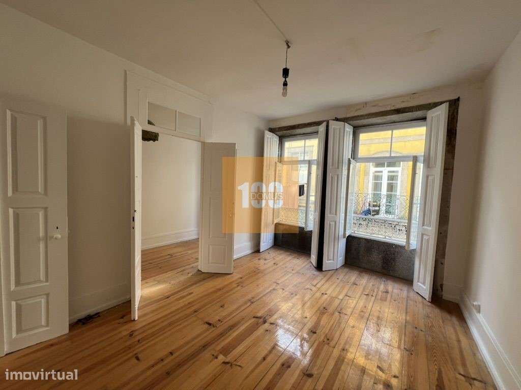 Prédio na Rua Comércio do Porto - Grande imagem: 4/48