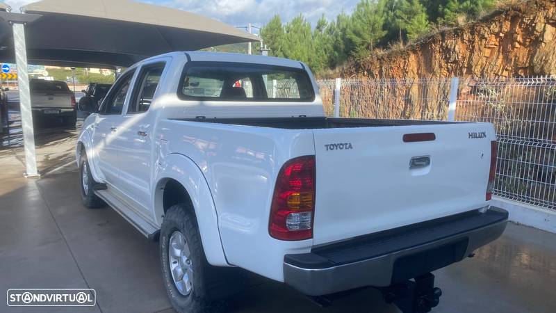 Toyota Hilux 3.0 D-4D 4WD CD Track CA - 13