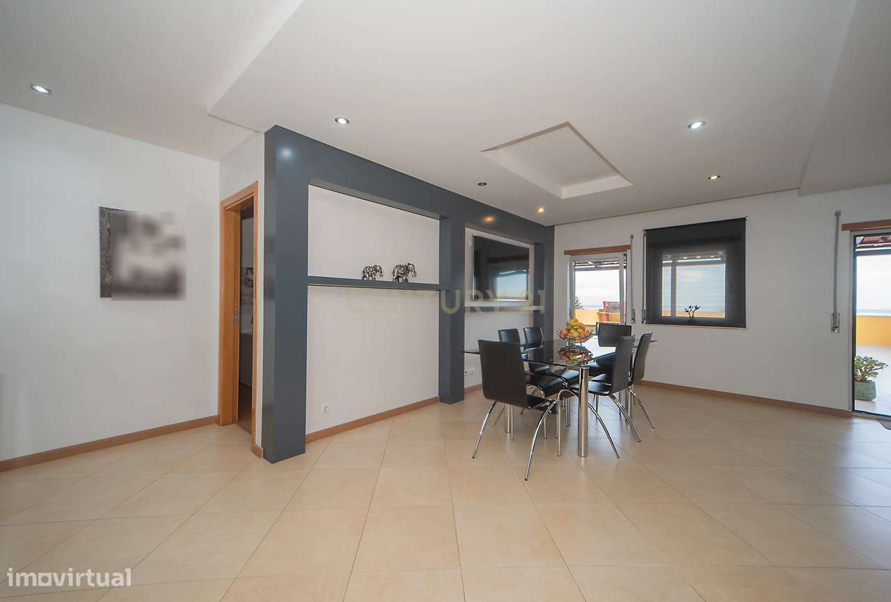 Apartamento T3|Vista Rio|Terraço com 110m2|Box|Arrecadação - Grande imagem: 5/41