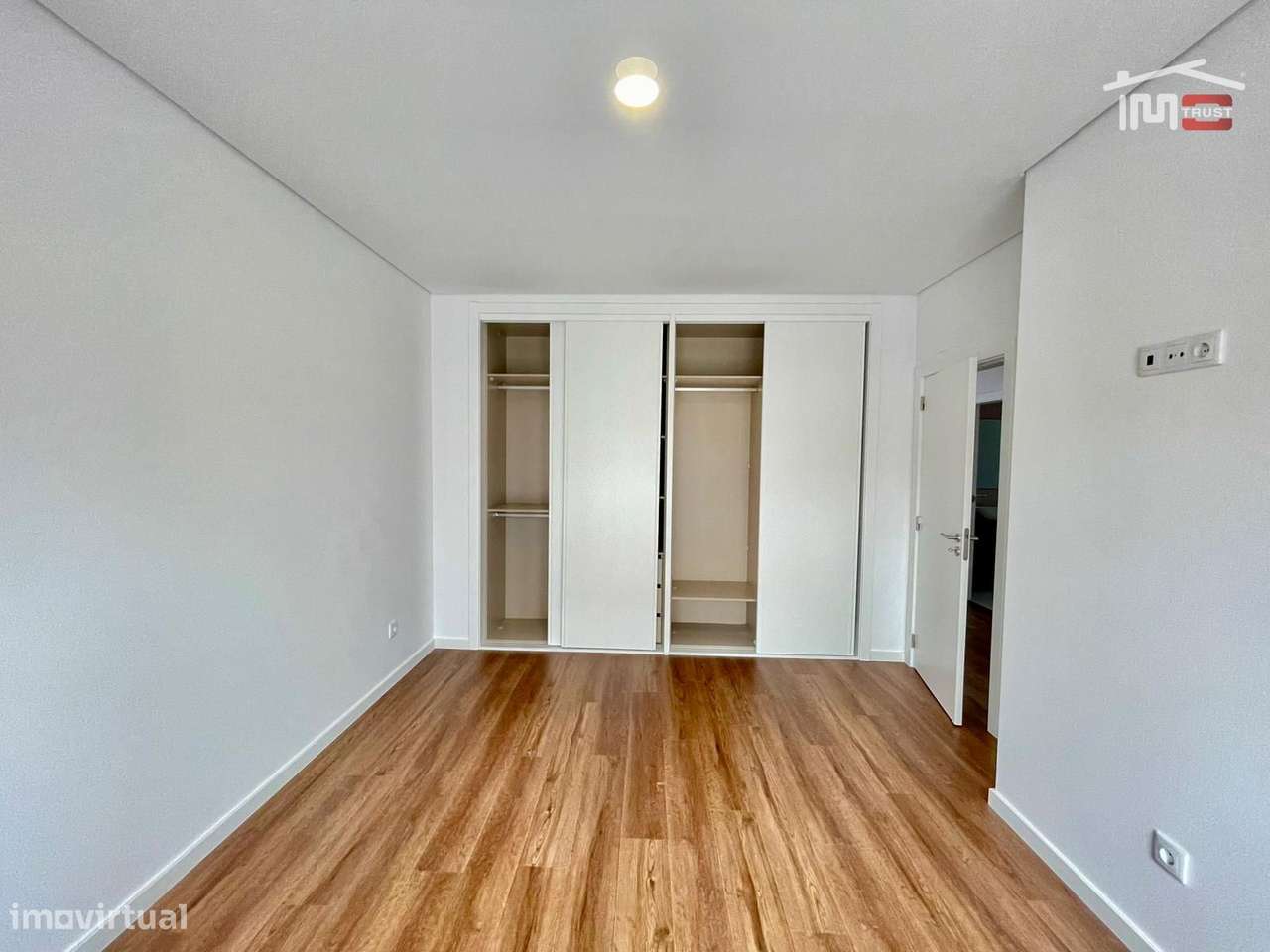 Moradia Térrea T3+1 com Áreas Amplas em Fernão Ferro | Terreno 380...-31