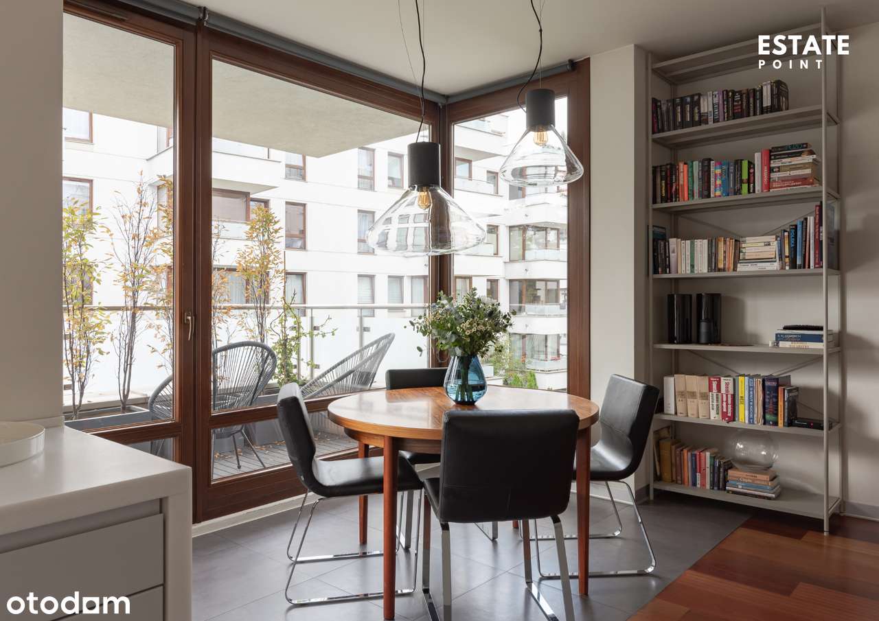 Eleganckie mieszkanie z garderobą i dwiema łazienkami-0