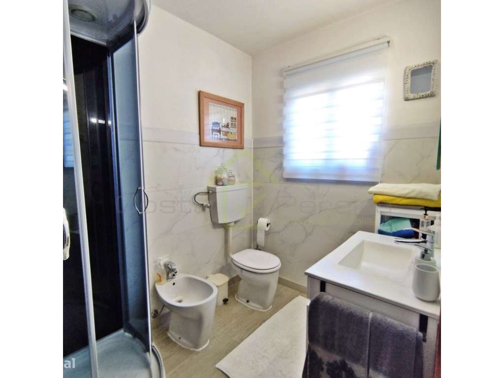 Moradia T2+2 a minutos das praias de Santa Cruz, Santa Rita e Porto...-8