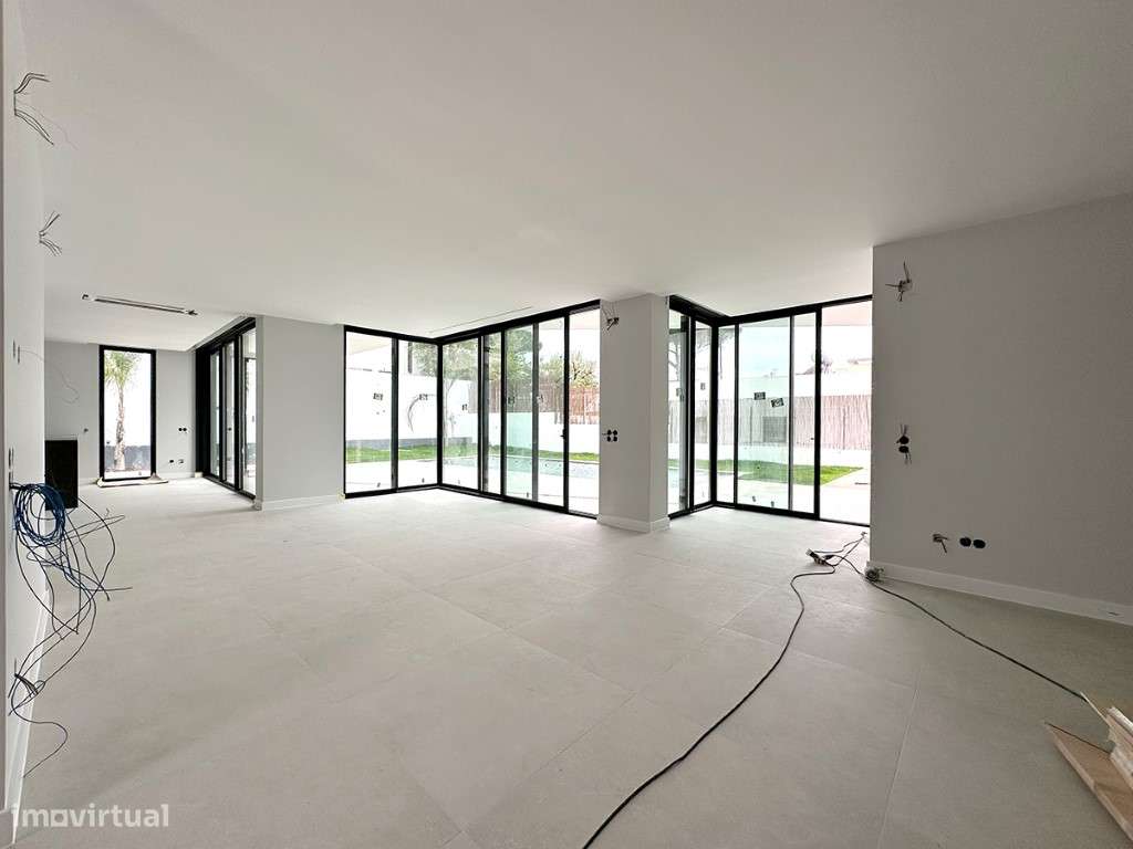 Moradia Exclusiva T4 com Piscina a Venda em Sesimbra - Grande imagem: 4/25