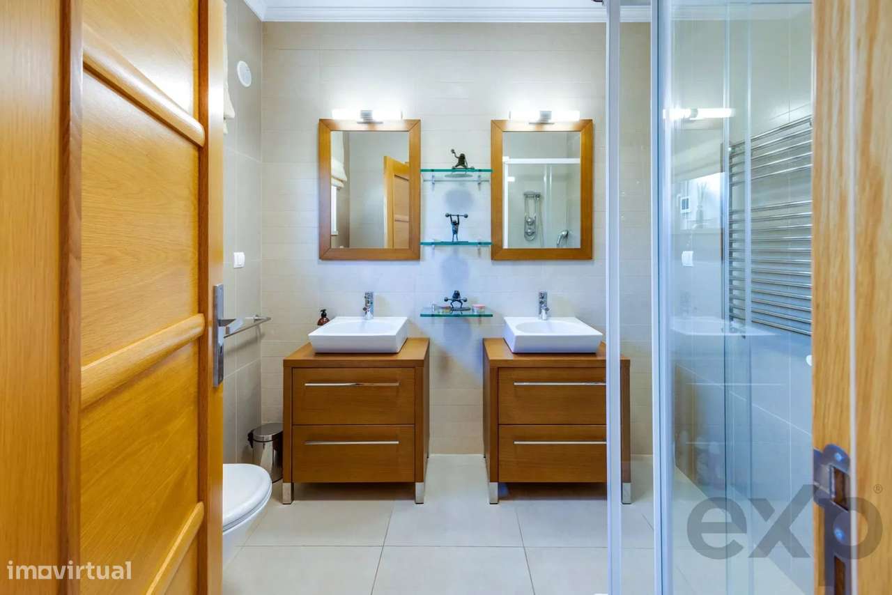Moradia Familiar T3+1 com Piscina, Entre Lagos e Praia da Luz-17